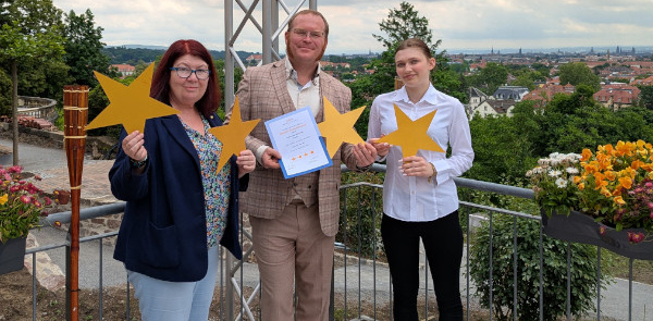 Auf dem Bild von links nach rechts: Frau Karin Kerpa (DEHOGA Sachsen), Herr Martin Sauer(GF BW), Frau Runa Liebscher (Auszubildene BW)